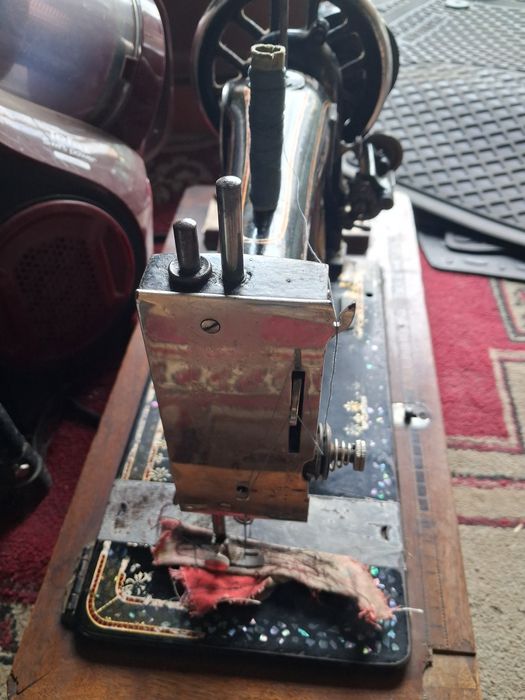 Швейная машинка Зингер