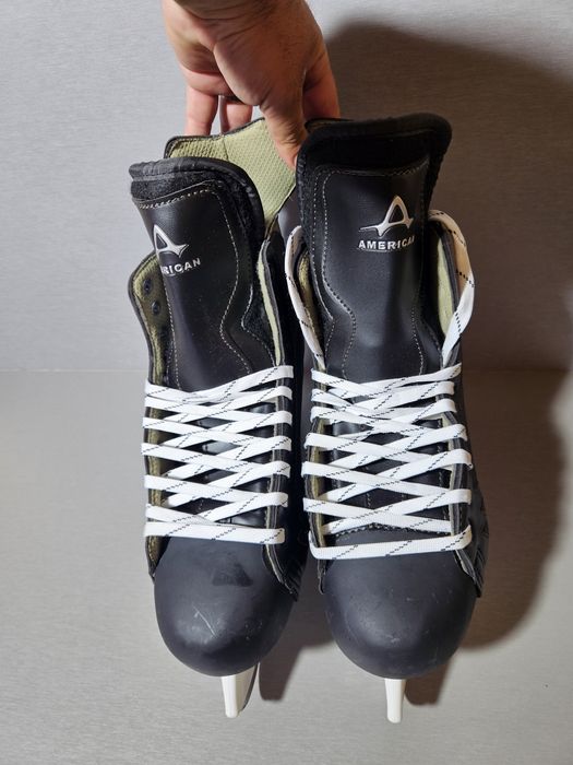 Patine hochei  hockey 3002 American, marime 46-47, lungime interioara 31cm.