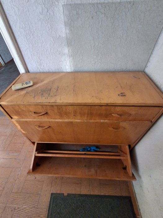 Компактная полка для обуви в хорошем состоянии