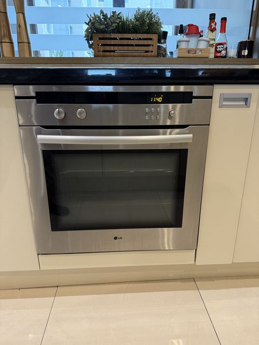 Электрическмй духовой шкаф LG встраевымый