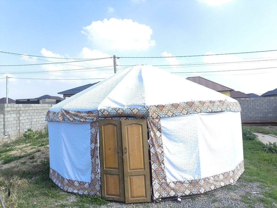 Киіз үй жартылай