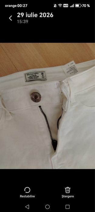 Blugi albi Abercrombie&Fitch Harper Low Rise super skinny marime S