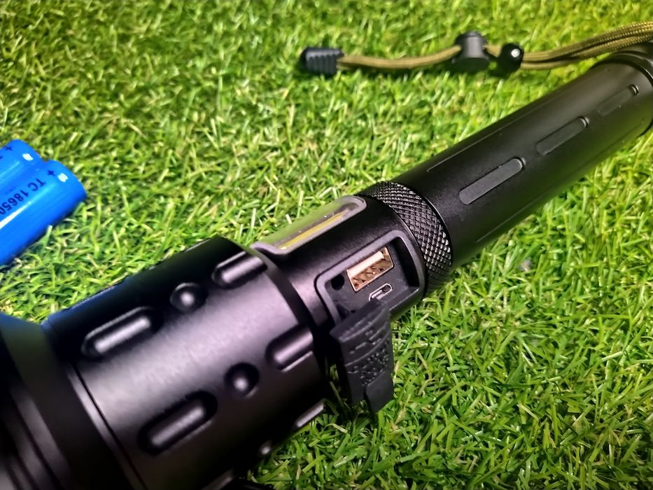 XHP100 Lanterna PROFESIONALA led quadcore + COB alb/rosu