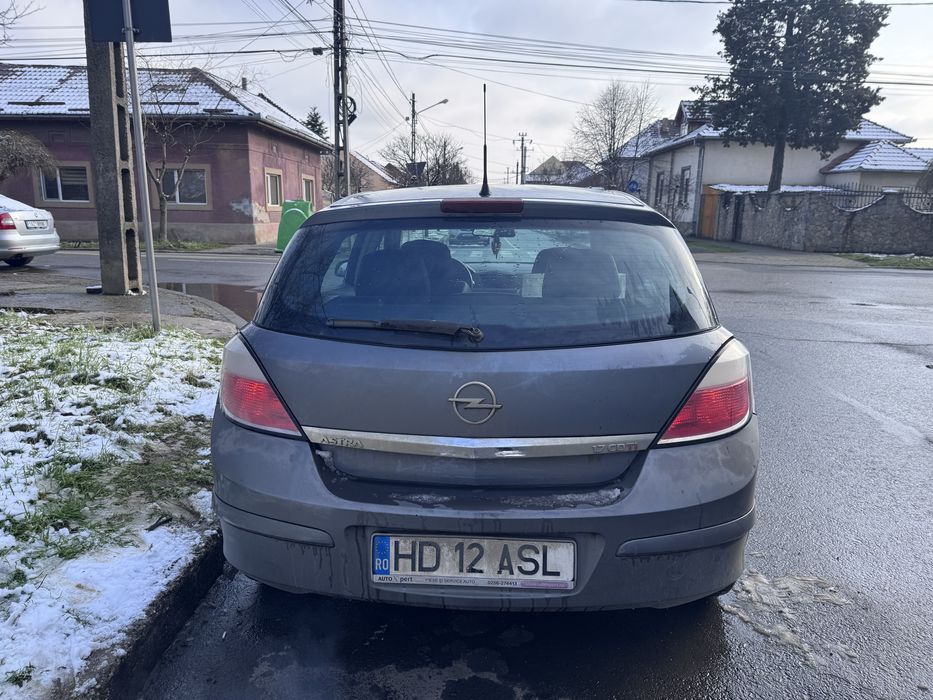 Opel Astra H , necesită reparatii