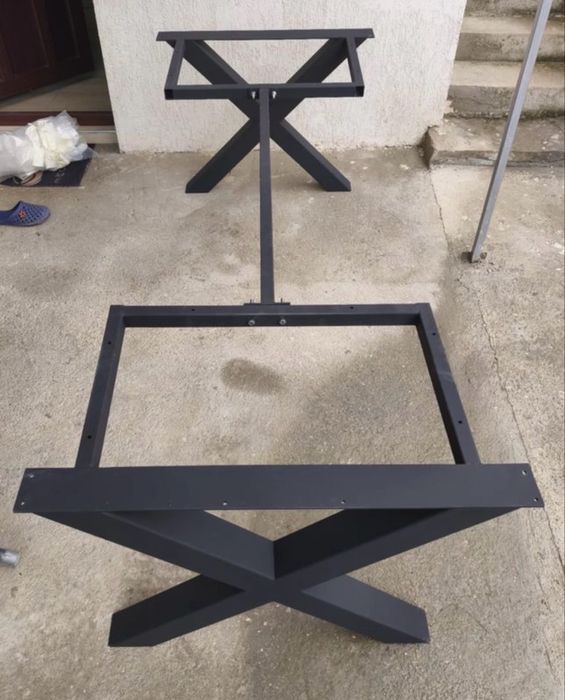 Метални основи за маси