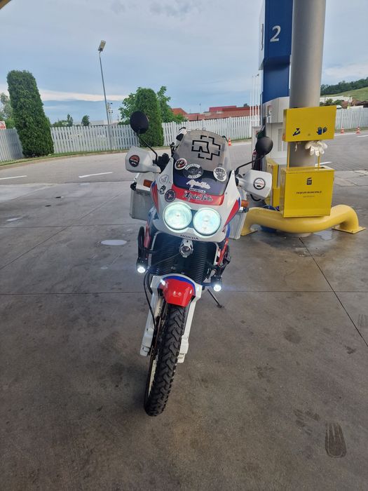 Motocicleta Honda Africa twin RD04