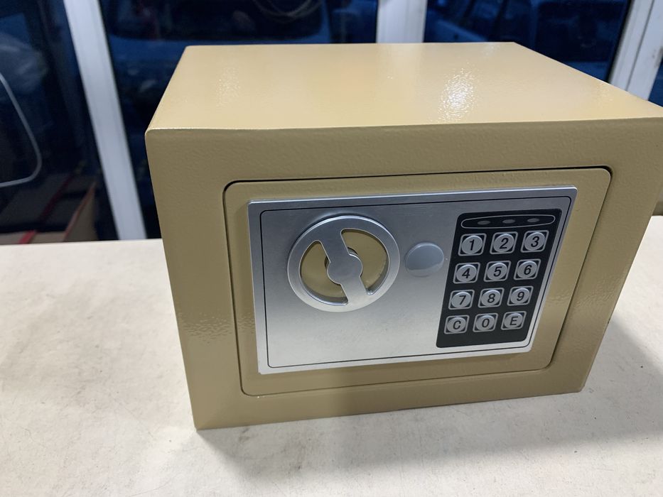 Сейф сотилади мини