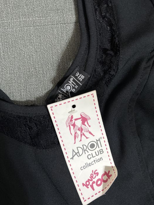 Rochița neagră, cu curelușă