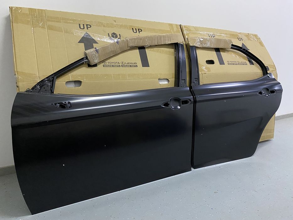 Дверь Оргинал Toyota Camry 70