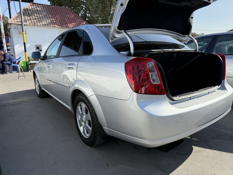 Seriy gentra, holati ideal. Sotiladi yoki Arendaga beriladi.