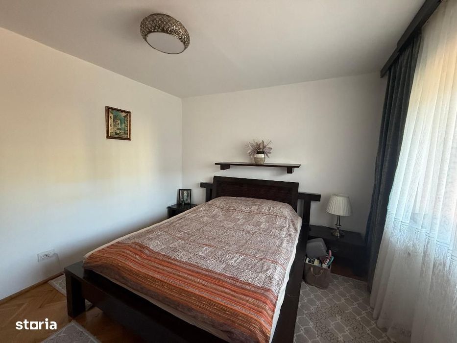 De vanzare Apartament 3 camere, zona Ampoi 3.
