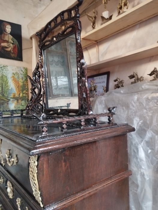 Старинный антикварный мебель комод бронза