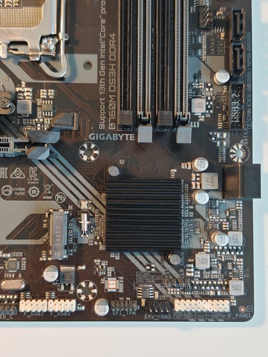 Placă de bază Gigabyte B760M DS3H