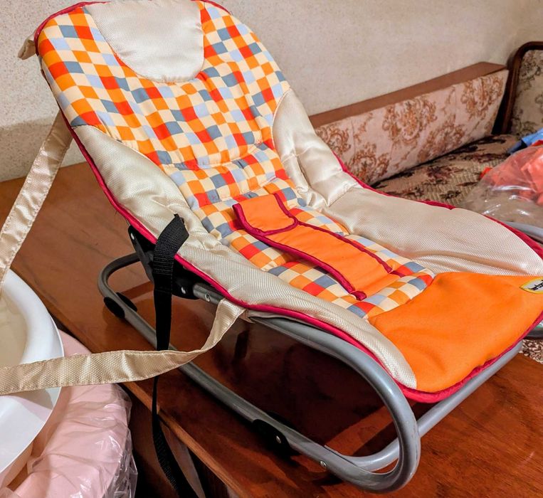 Scaun alimentatie Chicco, bebelusi, reglabil complet, stabil