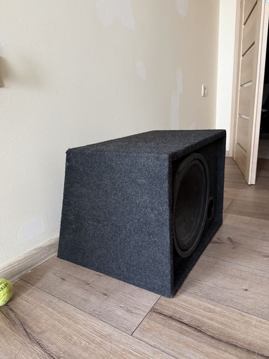 Бас каса с говорител