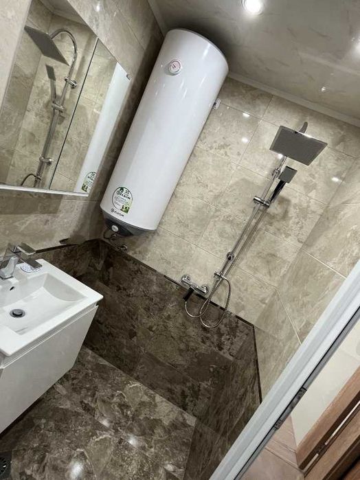 Дава се под наем Тристаен апартамент в Бургас, Славейков - 50 кв.м за 255 € - Снимка #1