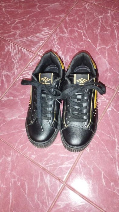 Дамски кецове Umbro 37 номер