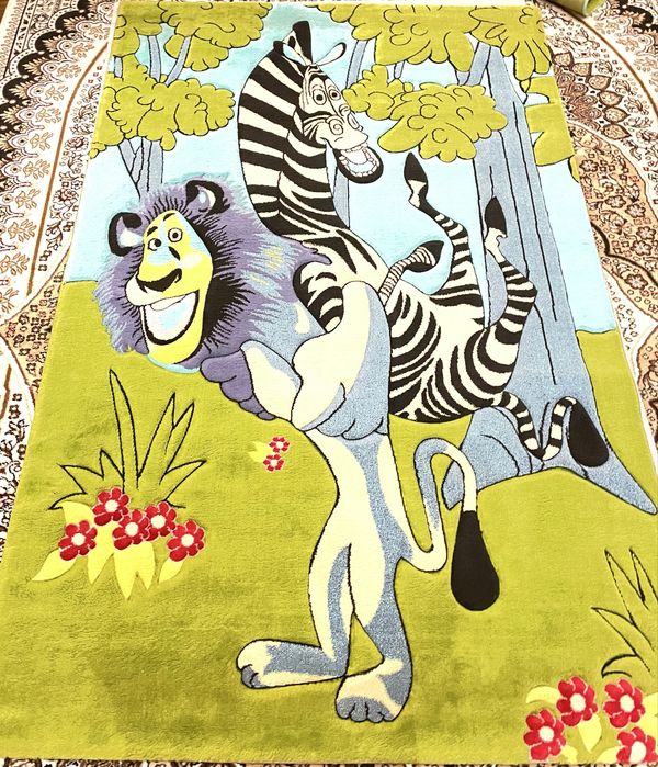 Gilam detski Isfati alo yaxshi