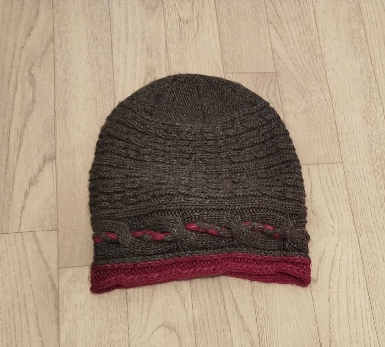 вязаная теплая шапка