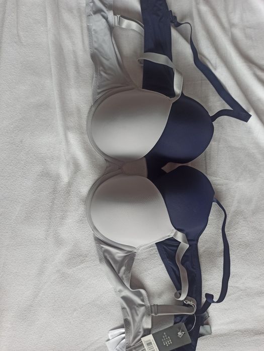 Сутиени 2 броя за 6 евро