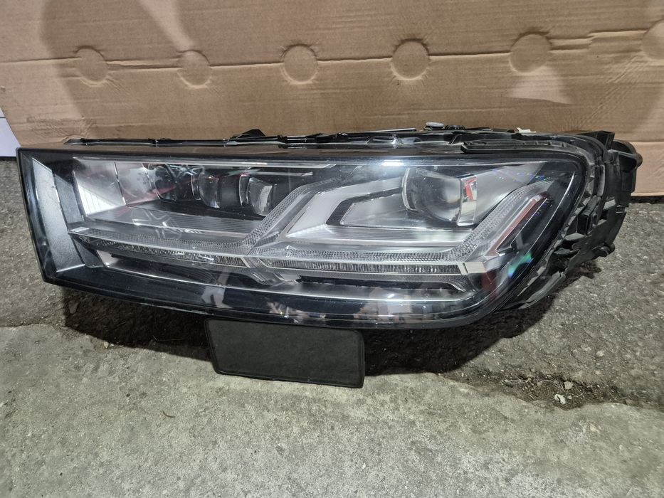 Ляв фар Audi Q7 4M  Ауди КЮ7 SQ Matrix