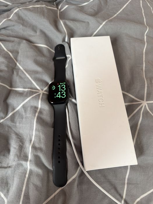 Продавам Apple watch 10 46mm