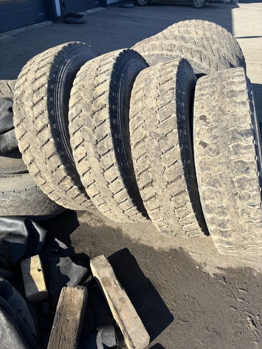 Продам резину 12:00 r20