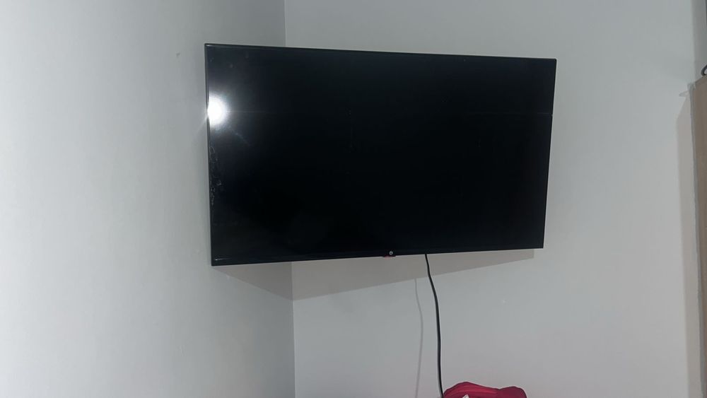 Телевизор с диагональю 81 см