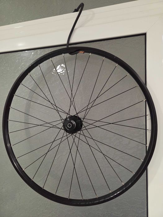 Капли за велосипед 28 цола Bontrager с динамо главина Shimano