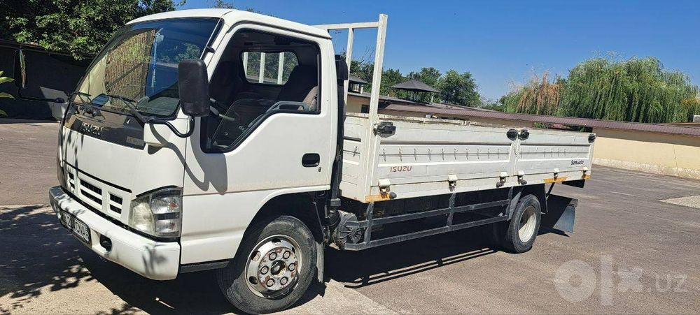 Isuzu nqr yuk mashinasi