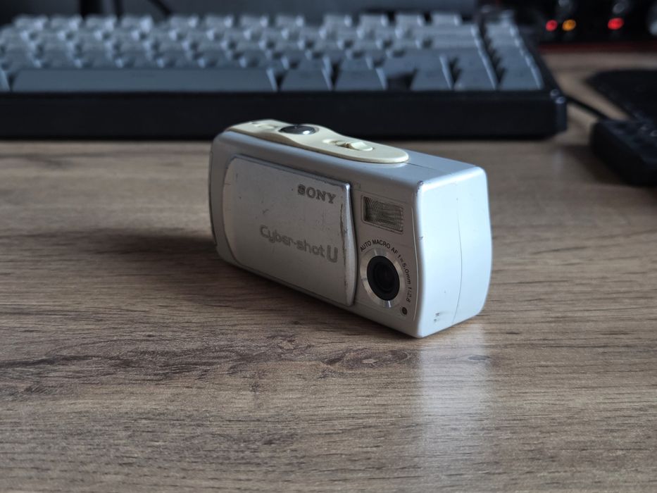 Фотоаппарат Sony DSC-U10