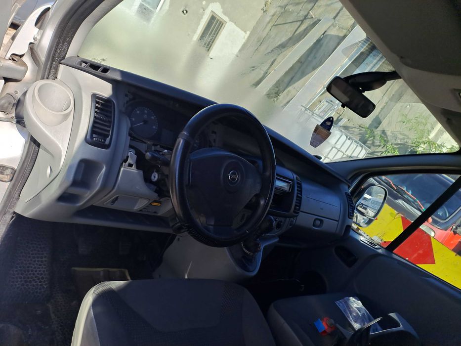 Dezmebrez Opel Vivaro mot 2.0 euro4 2009