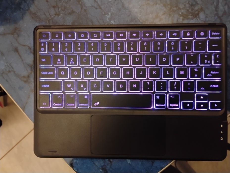Vând CHESONA iPad 9th generation keyboard se conectează la gens 7 8 9