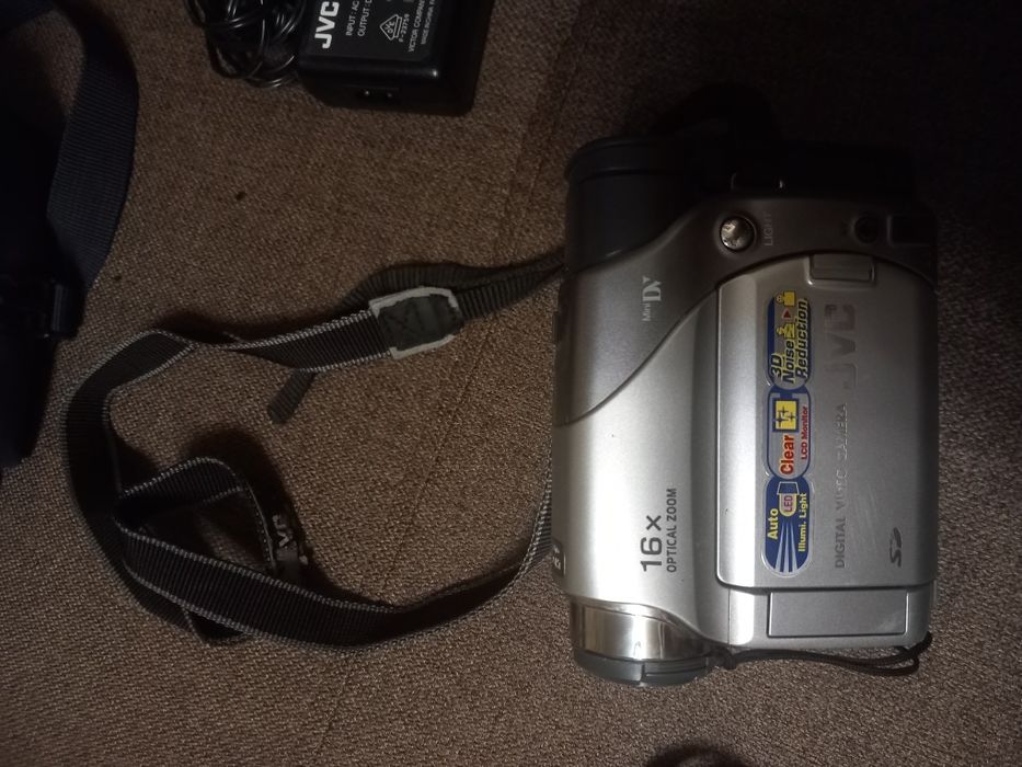 Cameră video MiniDV JVC Seria GR-D