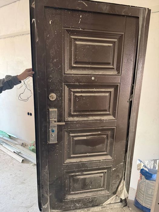 Тесир янги эшик ва прихожу сотилади