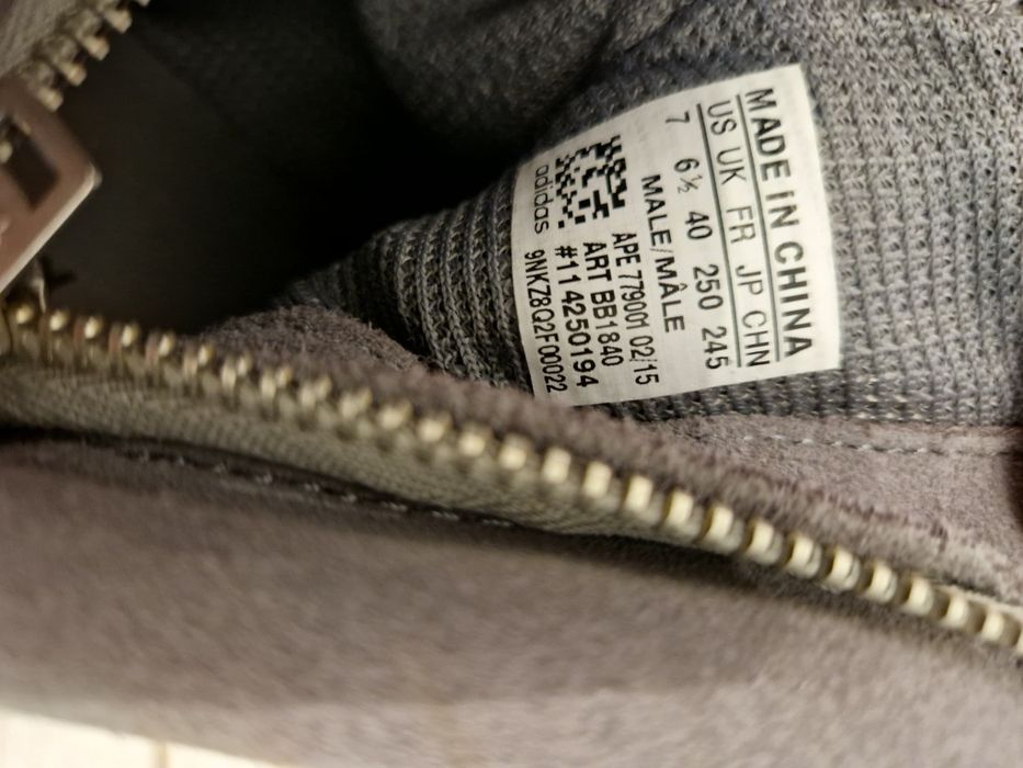 Vând/schimb adidași yeezy boost grey gum 750 originali noi mărimea 40