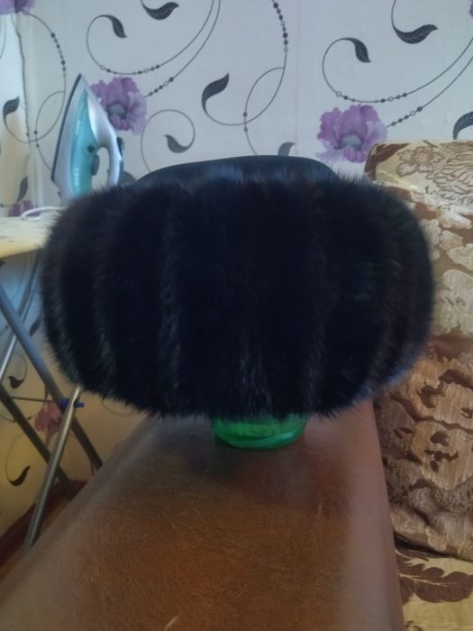 Меховая шапка " таблетка"