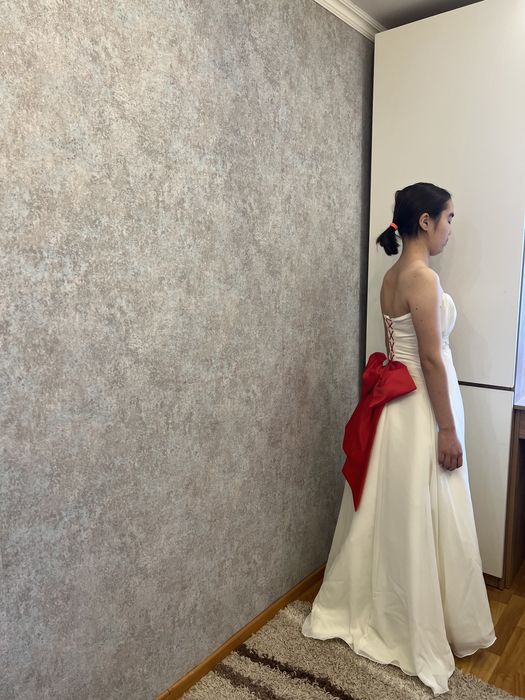 Красивое новое платье