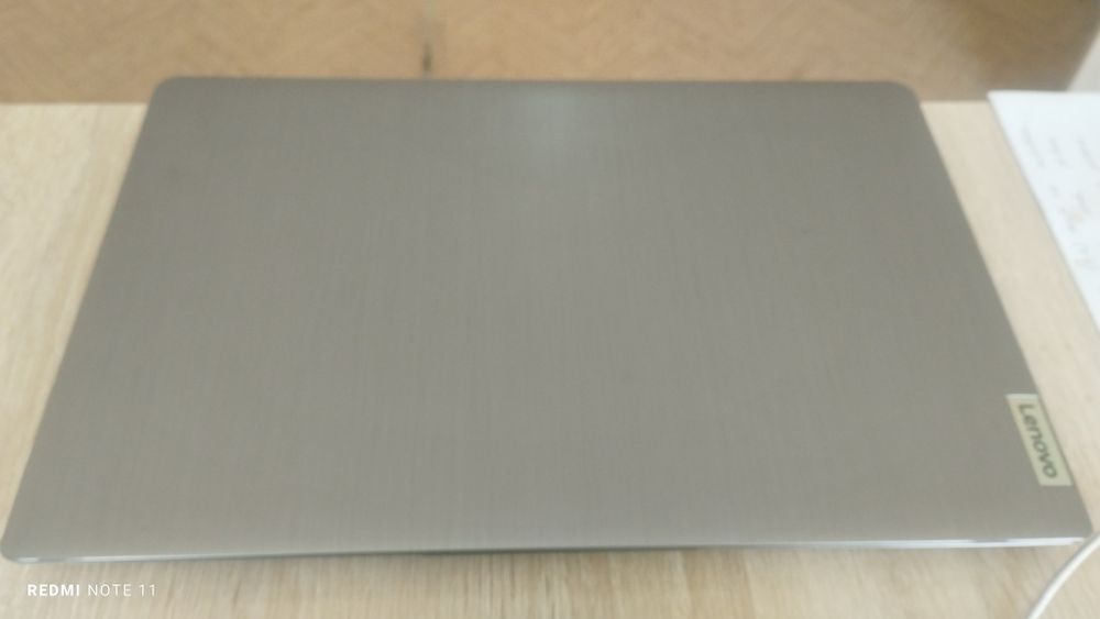 Noutbuk Lenova ishlashi yaxshi