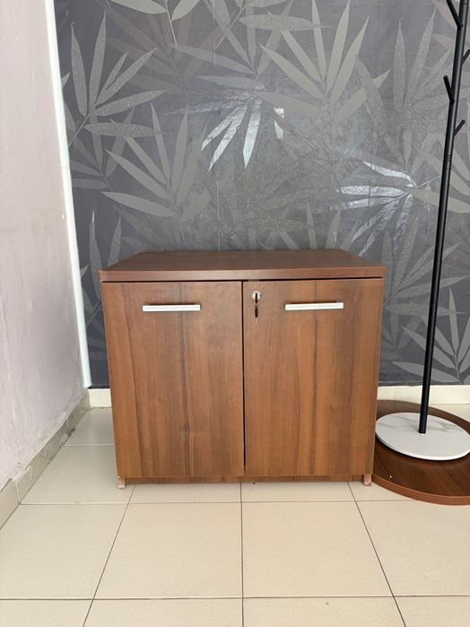 Офис обзавеждане