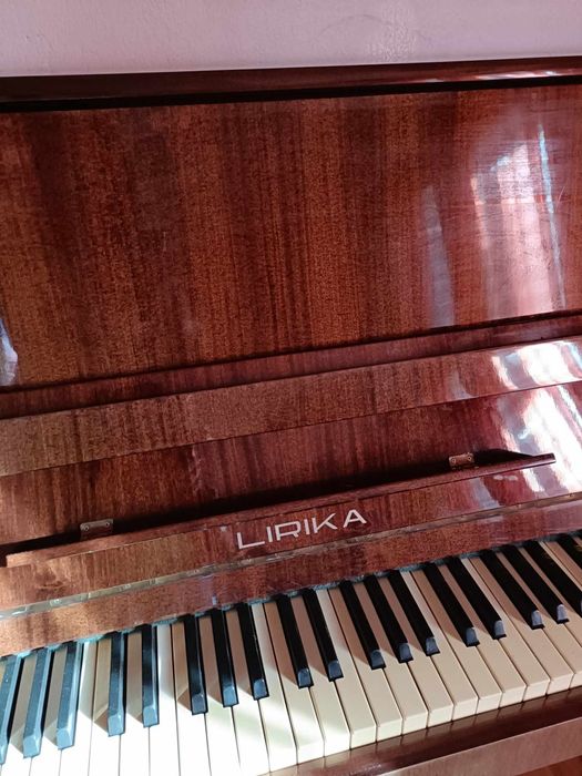 Пиано лирика използвано