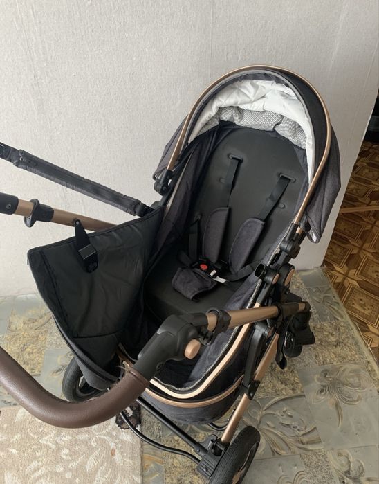 Коляска лето-зима.