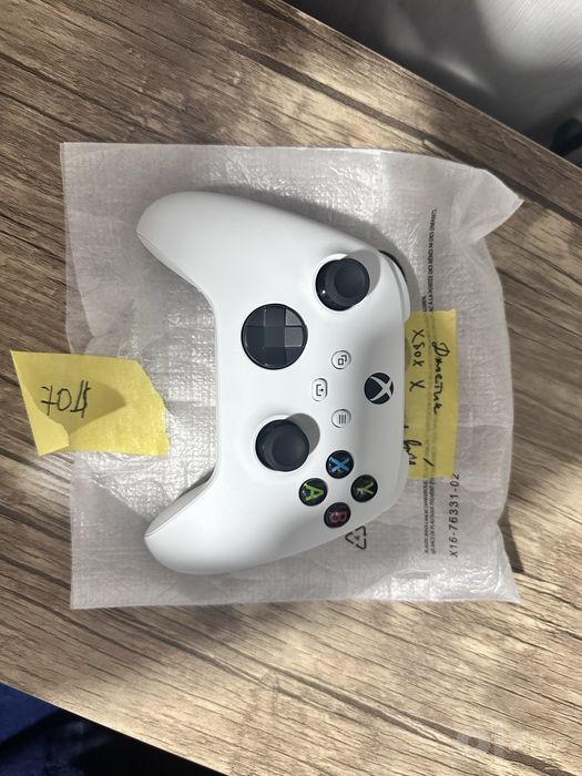Продам Xbox X 1TB для игр гта6 понянит и еще качетво вытягивает