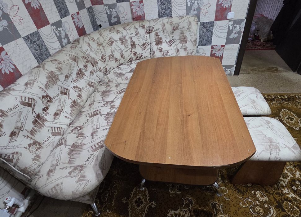 Продам обеденную зону со столом