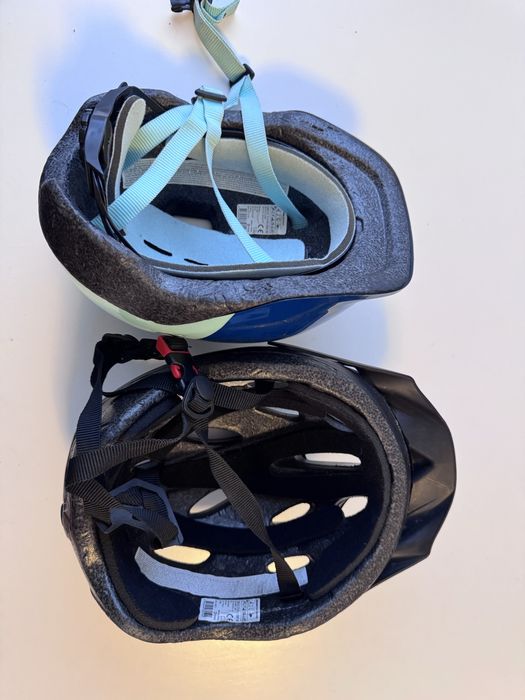 Vand doua casti de bicicleta