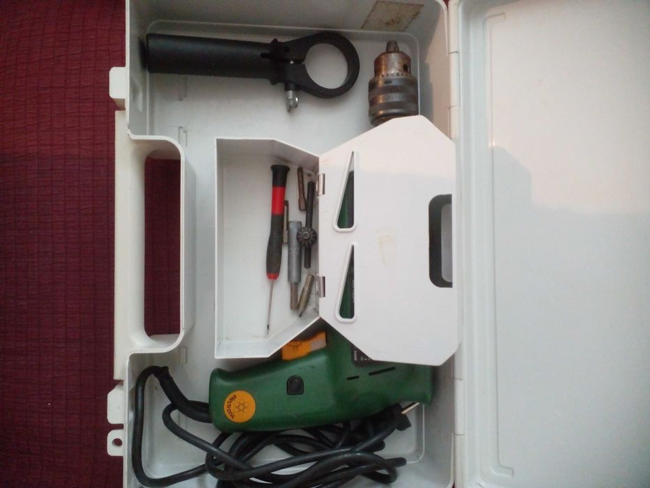 электродрель BOSCH