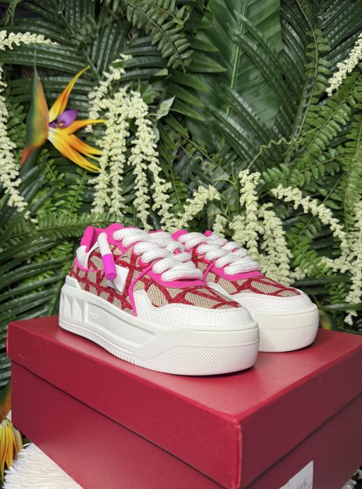 Valentino Garavani One Stud Pink