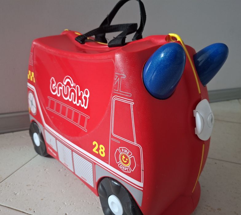 Детски куфар за дърпане Trunki