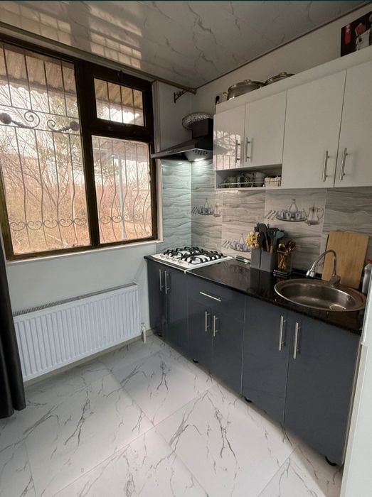 Продаётся 2х комнатная квартира на 1м этаже в 5ти этажном доме.