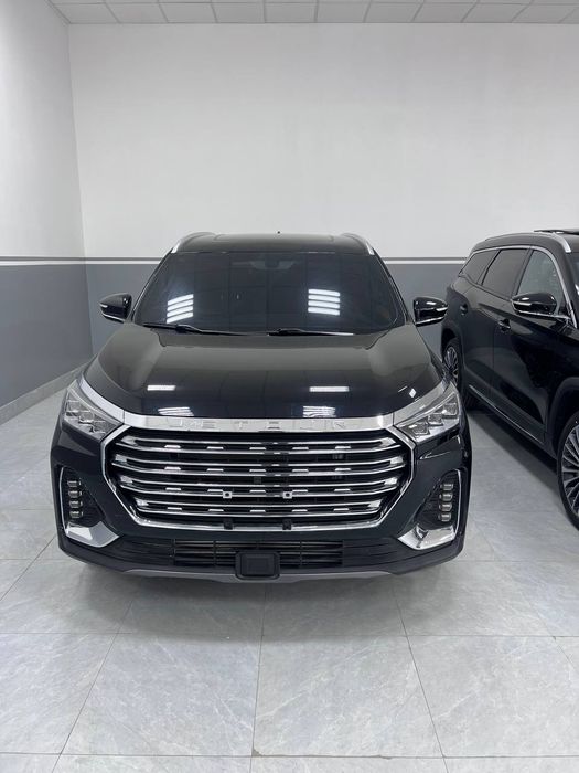 Yangi holatda Jetour x90 sotiladi